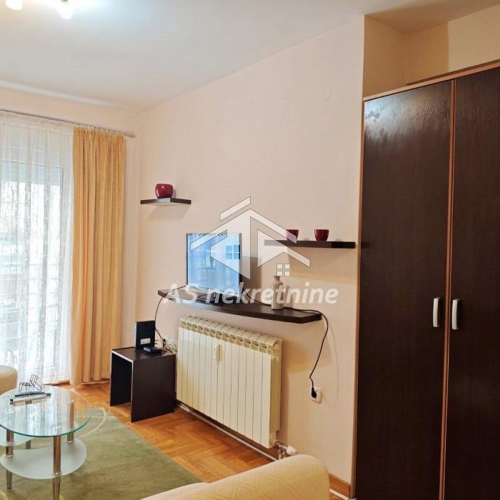 Stan Izdavanje Beograd Đeram Pijaca 58 m2