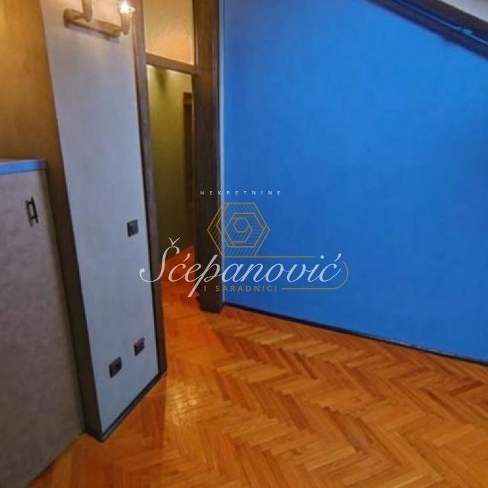 Četvorosoban stan na prodaju, Bulevar Oslobođenja, Novi Sad, 82m², 158.000 €
