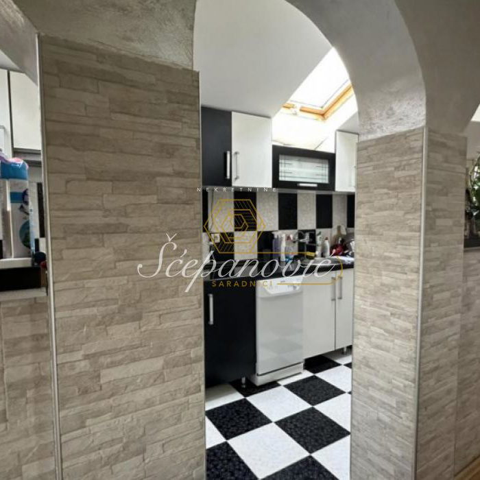 Kuća Prodaja Novi Sad  204 m2
