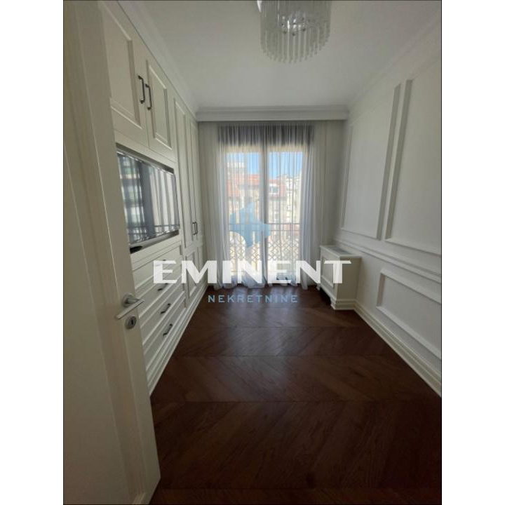 Četvorosoban stan za izdavanje, Čubura, Beograd, 125m², 3.300 €/mes