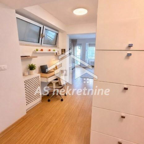 Trosoban stan za izdavanje, Hram Svetog Save, Beograd, 100m², 3.600 €/mes