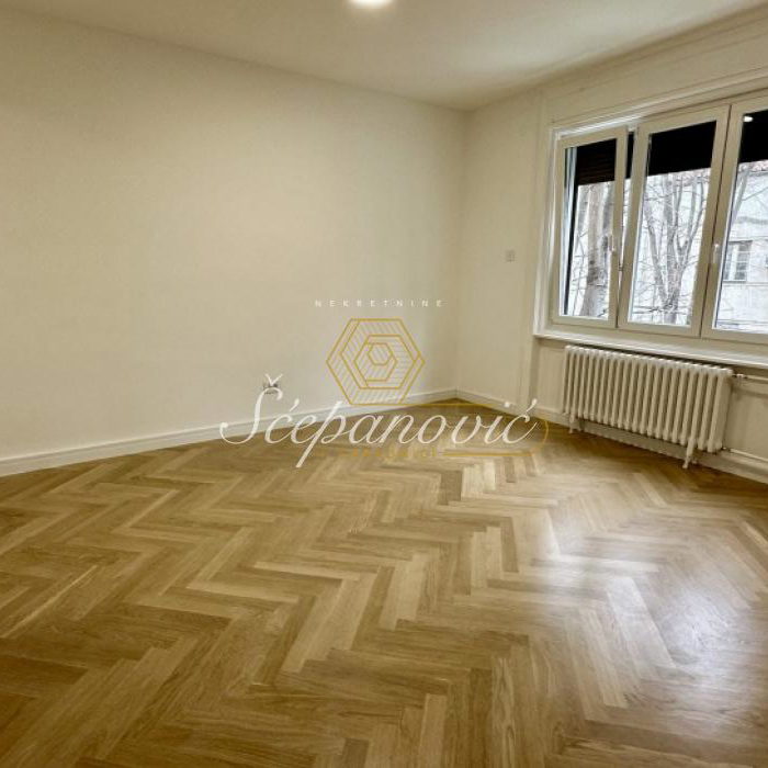 Trosoban stan na prodaju, Centar, Novi Sad, 85m², 293.250 €
