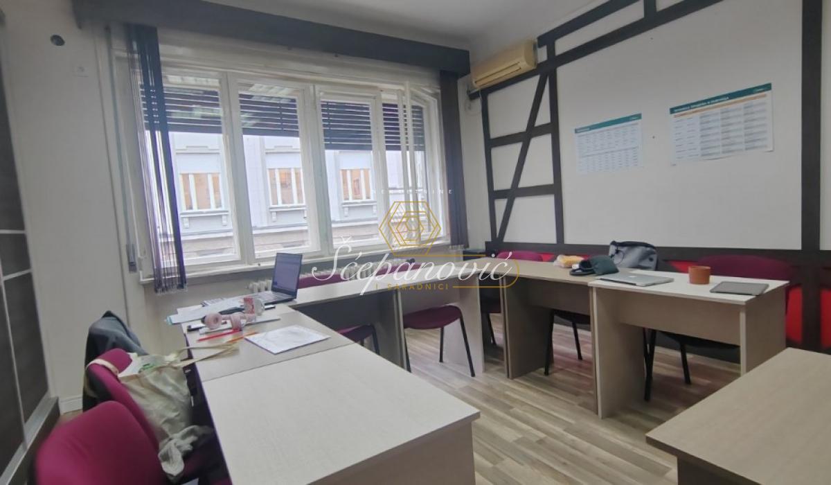 Višesoban stan na prodaju, Centar, Novi Sad, 155m², 500.000 €