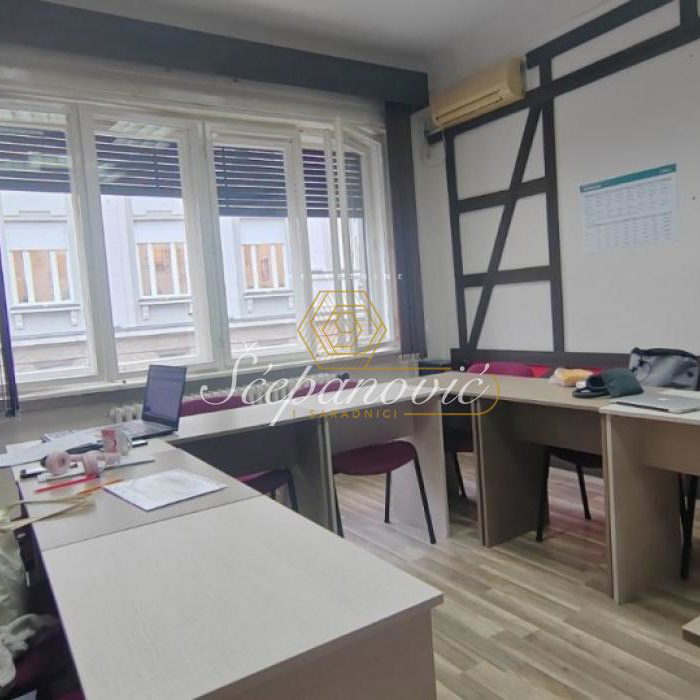 Višesoban stan na prodaju, Centar, Novi Sad, 155m², 500.000 €
