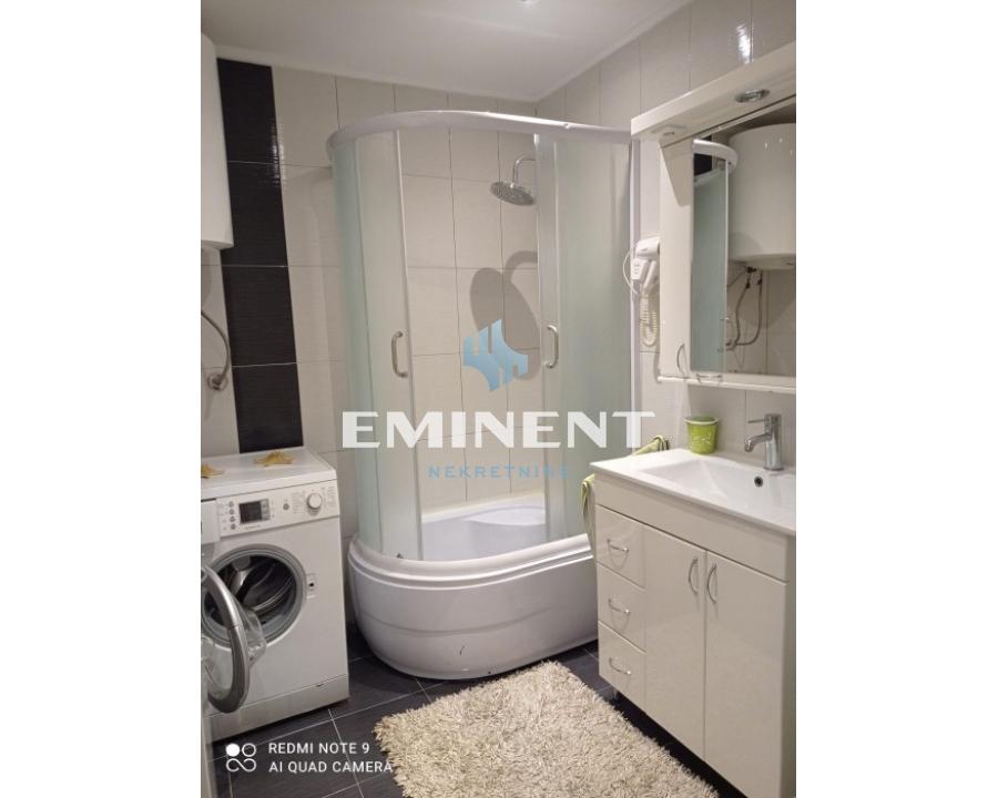 kuca-izdavanje-beograd-hkh9D4E7RD Trosoban stan na prodaju, Učiteljsko Naselje, Beograd, 133m², 299.000 €
