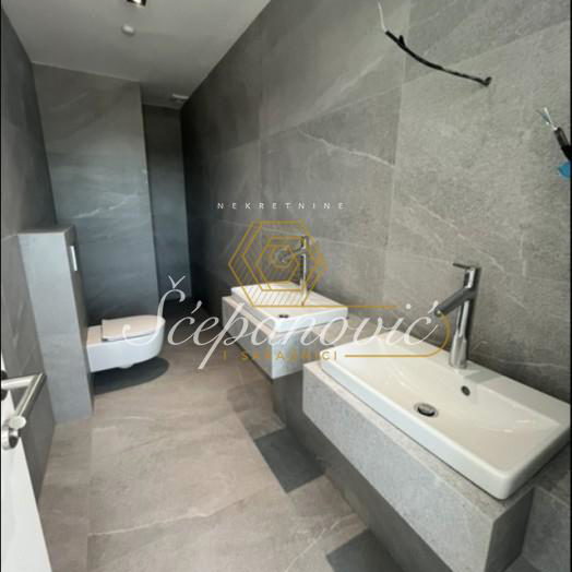 Kuća Prodaja Novi Sad  1076 m2