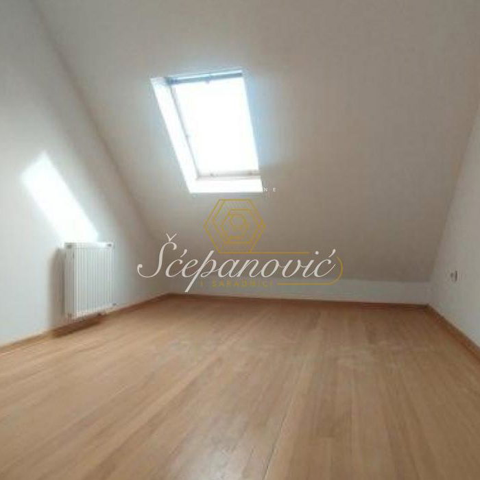 Stan Izdavanje Novi Sad  136 m2