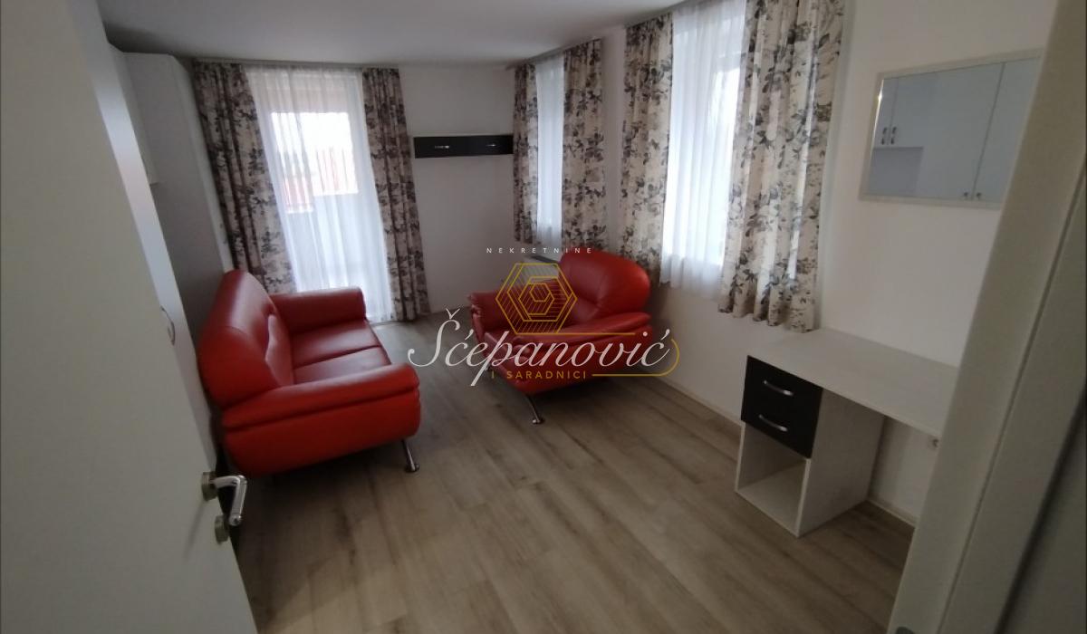 kuca-izdavanje-beograd-jhWKkbFsd0 Kuća na prodaju, Veternik, Novi Sad, 795m², 1.050.000 €