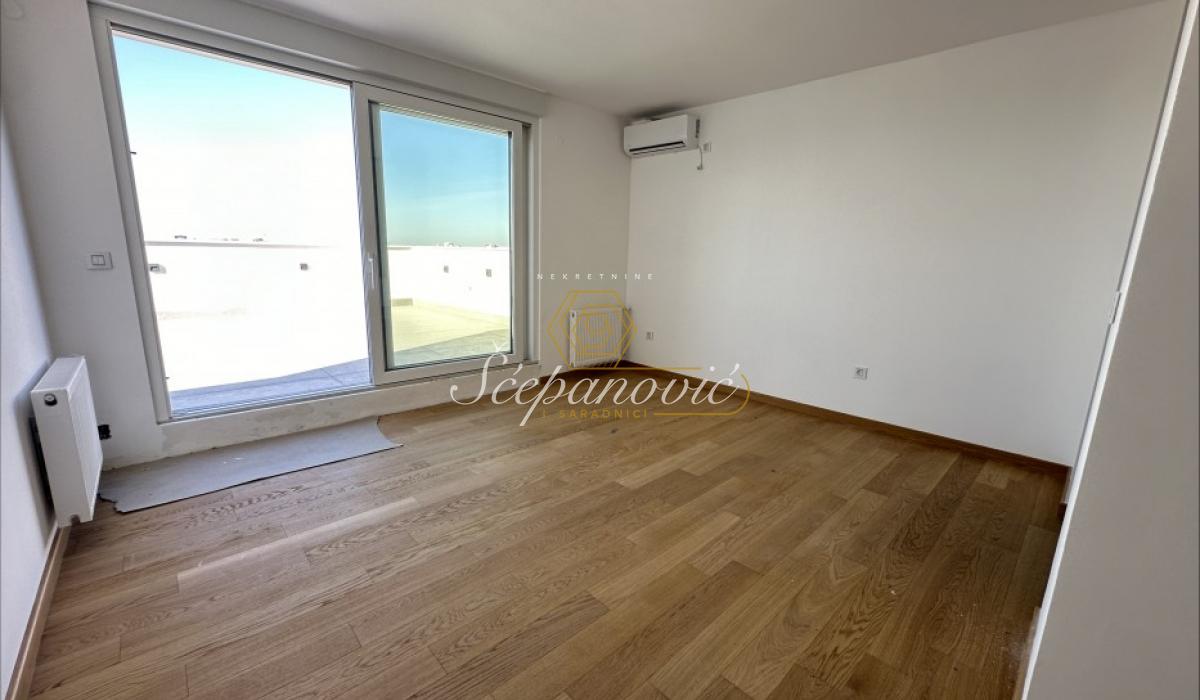Stan Prodaja Novi Sad  185 m2