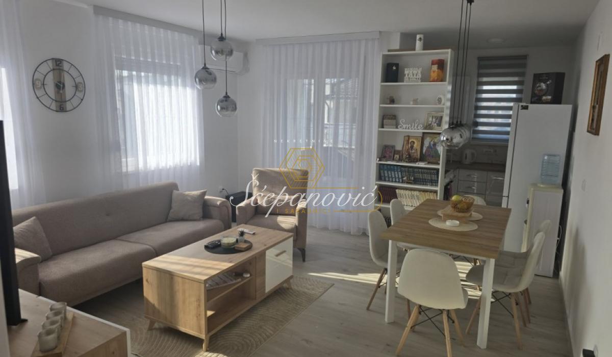 Četvorosoban stan na prodaju, Kamenjar, Novi Sad, 88m², 193.000 €