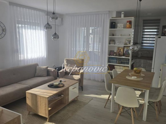 Stan Prodaja Novi Sad  88 m2