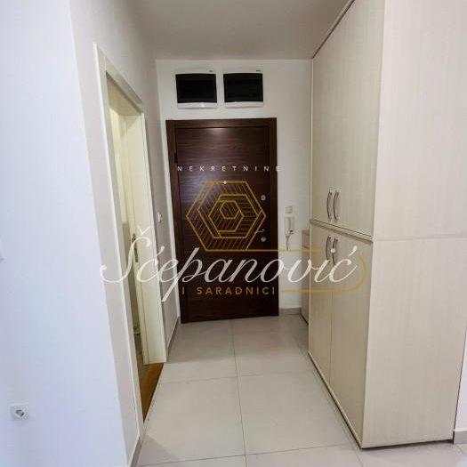 Trosoban stan na prodaju, Rotkvarija, Novi Sad, 56m², 240.000 €