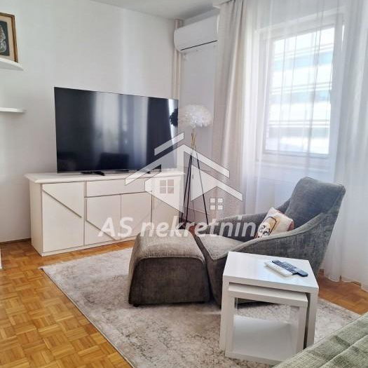 Stan Izdavanje Beograd Tašmajdan 55 m2
