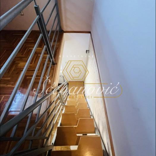 Petosoban stan na prodaju, Socijalno, Novi Sad, 102m², 200.000 €