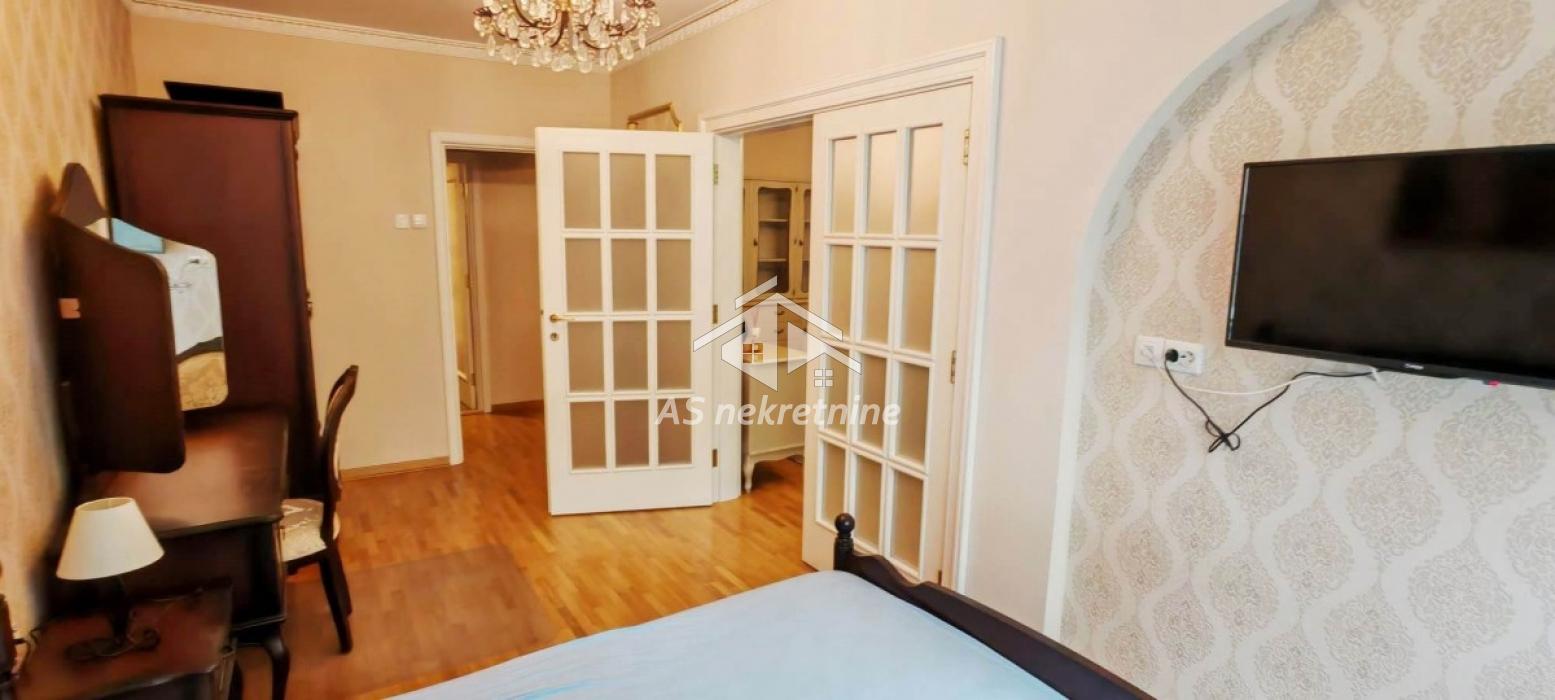 kuca-izdavanje-beograd-qbAo0jU3s3 Dvosoban stan na prodaju, Skadarlija, Beograd, 62m², 295.000 €