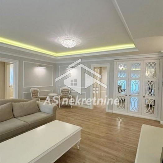 Stan Izdavanje Beograd Senjak 215 m2