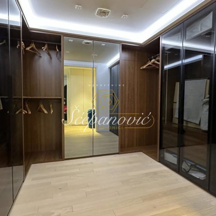 Četvorosoban stan za izdavanje, Krunska, Beograd, 163m², 3.500 €/mes