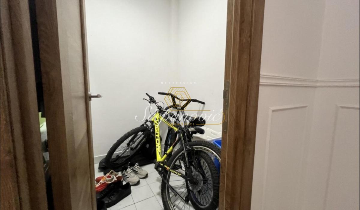 kuca-izdavanje-beograd-wI8bqmTU69 Četvorosoban stan na prodaju, Sajmište, Novi Sad, 96m², 240.000 €