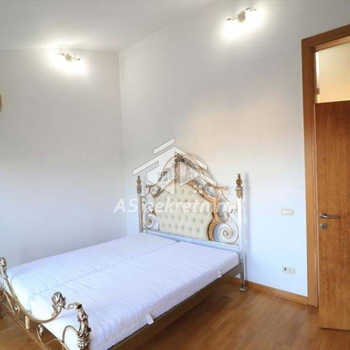 Četvorosoban stan za izdavanje, 27. Marta, Beograd, 222m², 2.200 €/mes