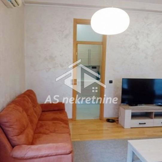 Stan Izdavanje Beograd Dedinje 98 m2