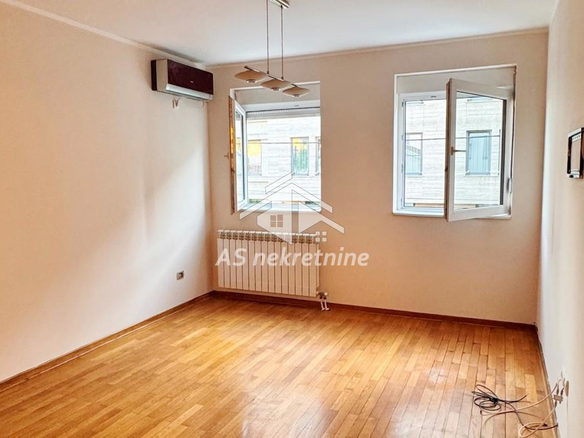 Stan Izdavanje Beograd Lekino Brdo 67 m2