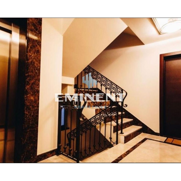 Trosoban stan za izdavanje, Crveni Krst Vračar, Beograd, 65m², 1.200 €/mes