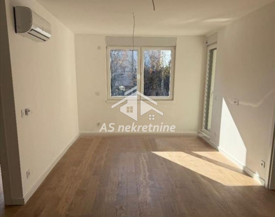 Trosoban stan na prodaju, Cara Dušana, Beograd, 71m², 211.500 €
