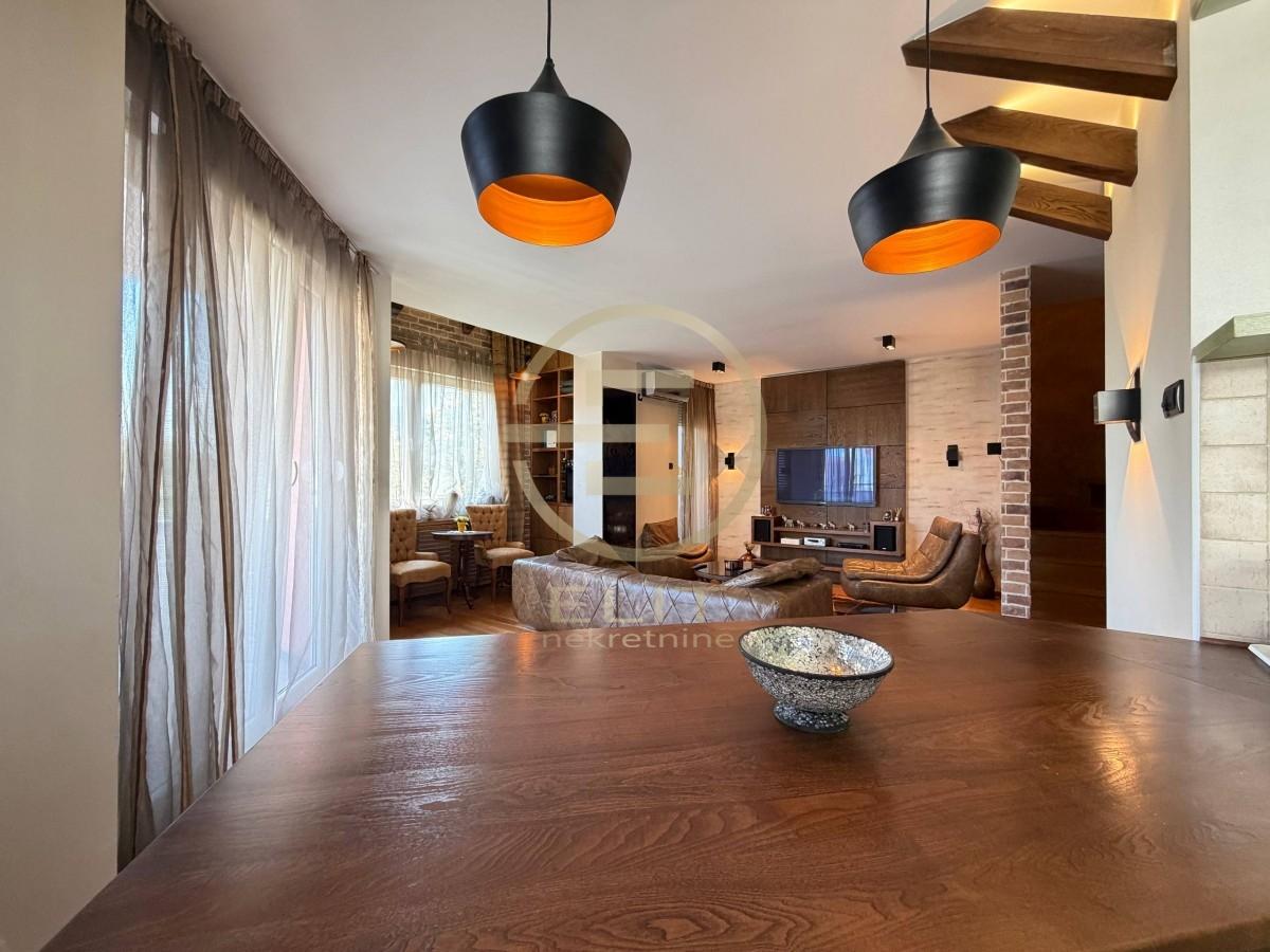 Četvorosoban stan na prodaju, Socijalno, Novi Sad, 110m², 345.000 €