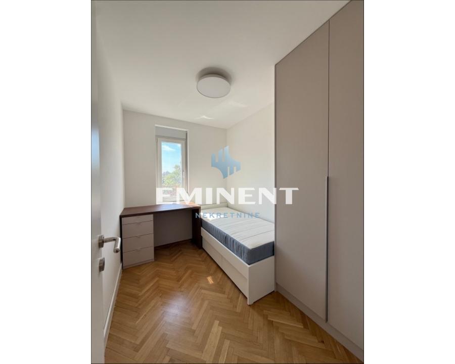 kuca-izdavanje-hVh07Ff7vs Četvorosoban stan za izdavanje, Bežanijska Kosa 2, Beograd, 90m², 2.200 €/mes