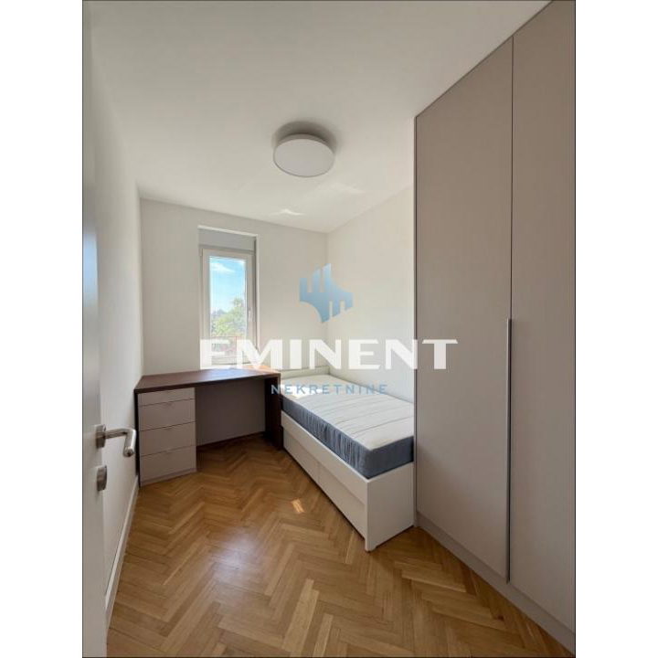 Četvorosoban stan za izdavanje, Bežanijska Kosa 2, Beograd, 90m², 2.200 €/mes