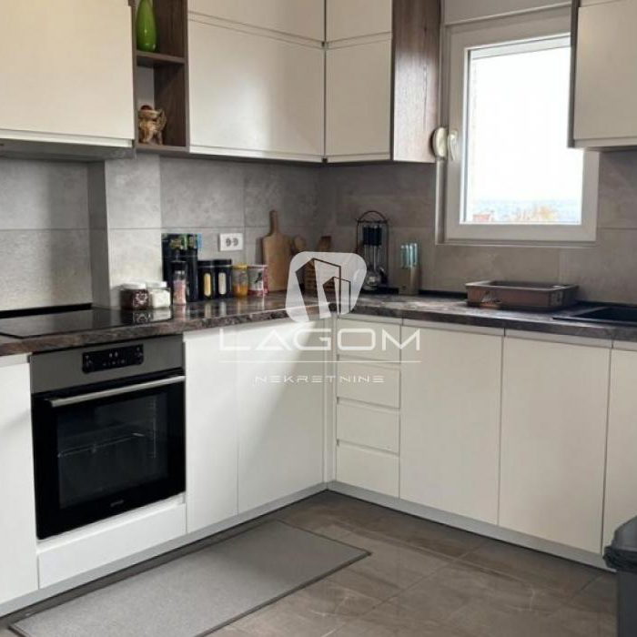 Trosoban stan na prodaju, Ledine, Beograd, 59m², 174.000 €