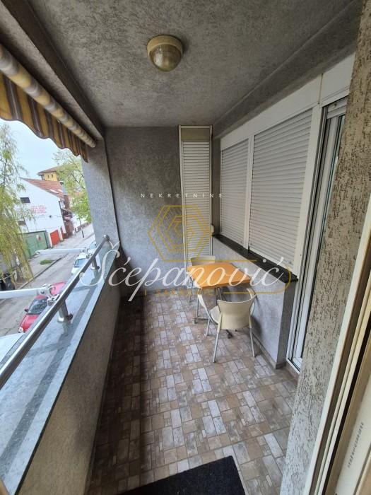 kuca-izdavanje-iZIYxk8VD6 Četvorosoban stan za izdavanje, Rotkvarija, Novi Sad, 89m², 1.000 €/mes