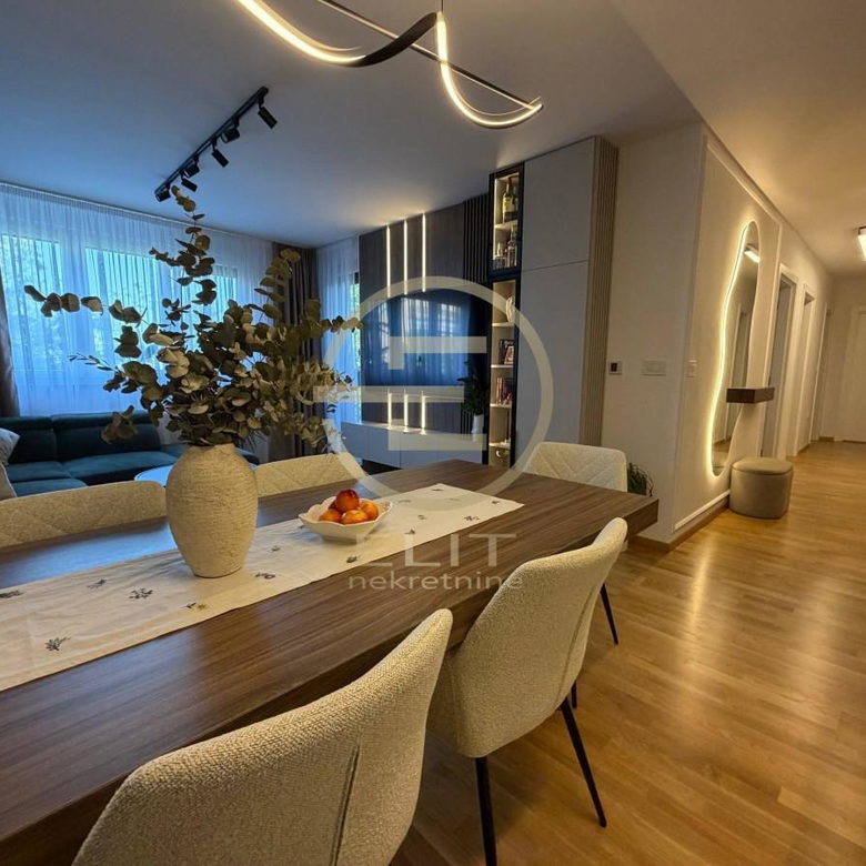 Stan Prodaja Novi Sad  77 m2