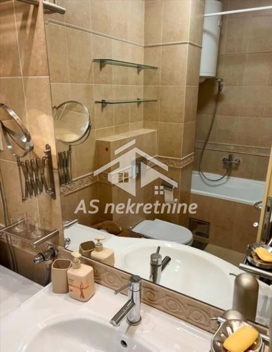 Stan Izdavanje Beograd Đeram Pijaca 74 m2