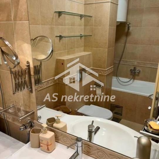 Stan Izdavanje Beograd Đeram Pijaca 74 m2