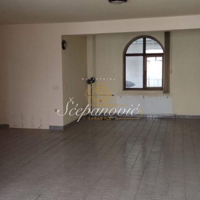 Lokal Izdavanje Novi Sad  145 m2