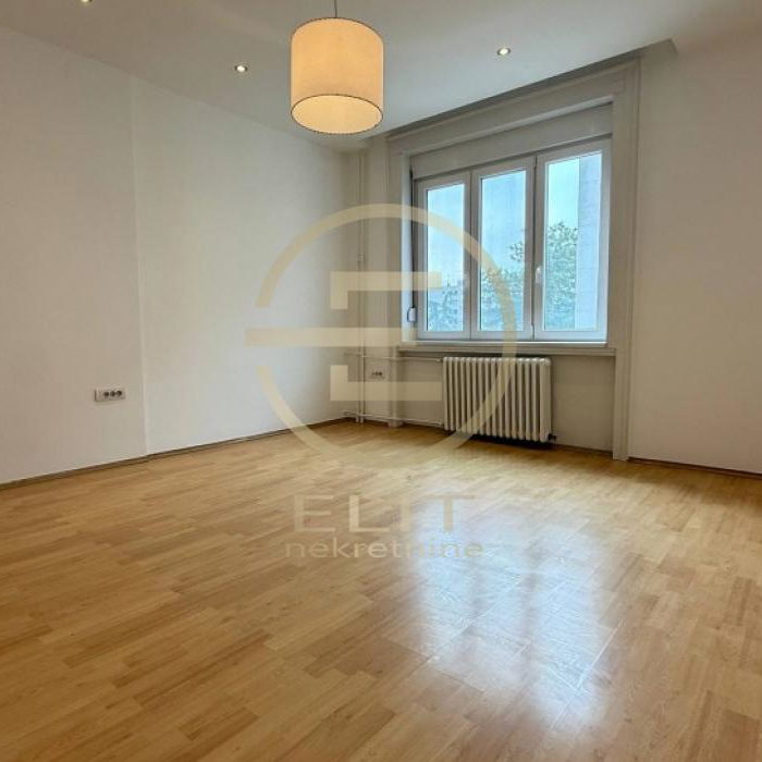 Četvorosoban stan na prodaju, Centar, Novi Sad, 112m², 295.000 €