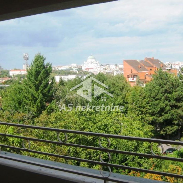 Stan Izdavanje Beograd Dedinje 200 m2