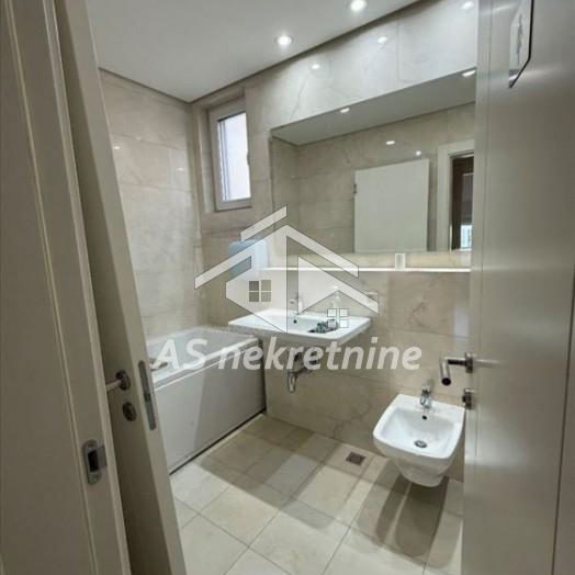Stan Izdavanje Beograd Senjak 130 m2