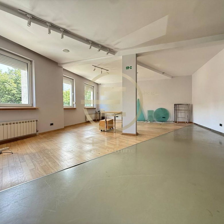 Lokal za izdavanje, Centar, Novi Sad, 254m², 2.000 €/mes