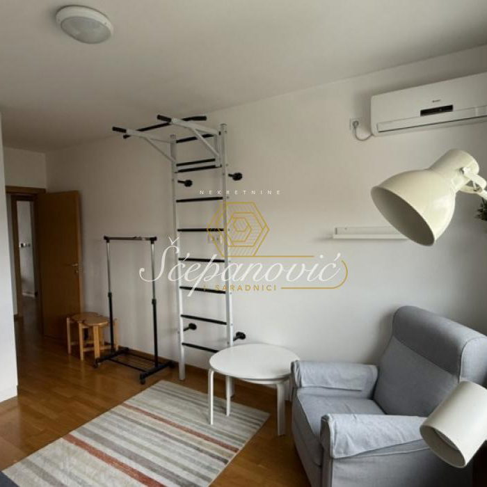 Stan Prodaja Novi Sad Kej 76 m2