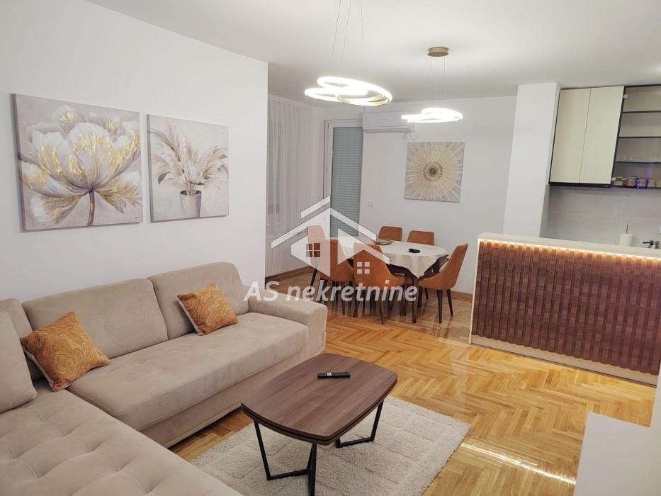 Četvorosoban stan za izdavanje, Banjica, Beograd, 79m², 1.400 €/mes
