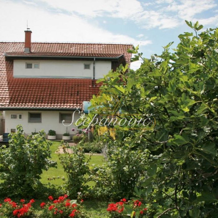 Kuća Prodaja Mali Iđoš  135 m2