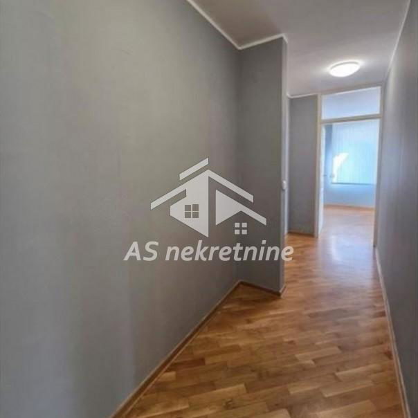 Trosoban stan za izdavanje, Blok 22, Beograd, 73m², 800 €/mes