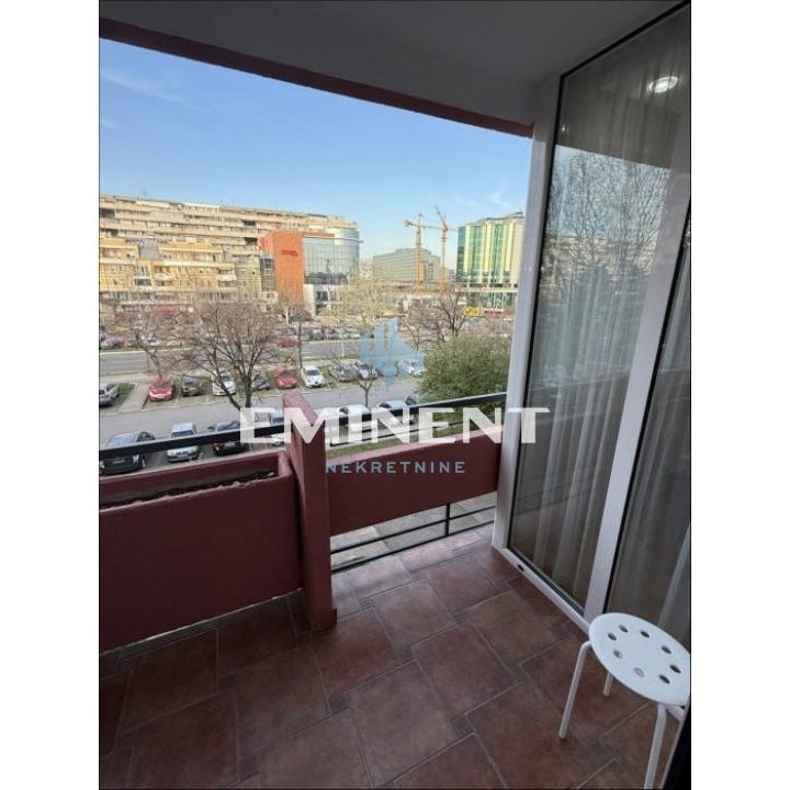 Trosoban stan za izdavanje, Blok 22, Beograd, 80m², 2. sprat, 1.000 €/mes