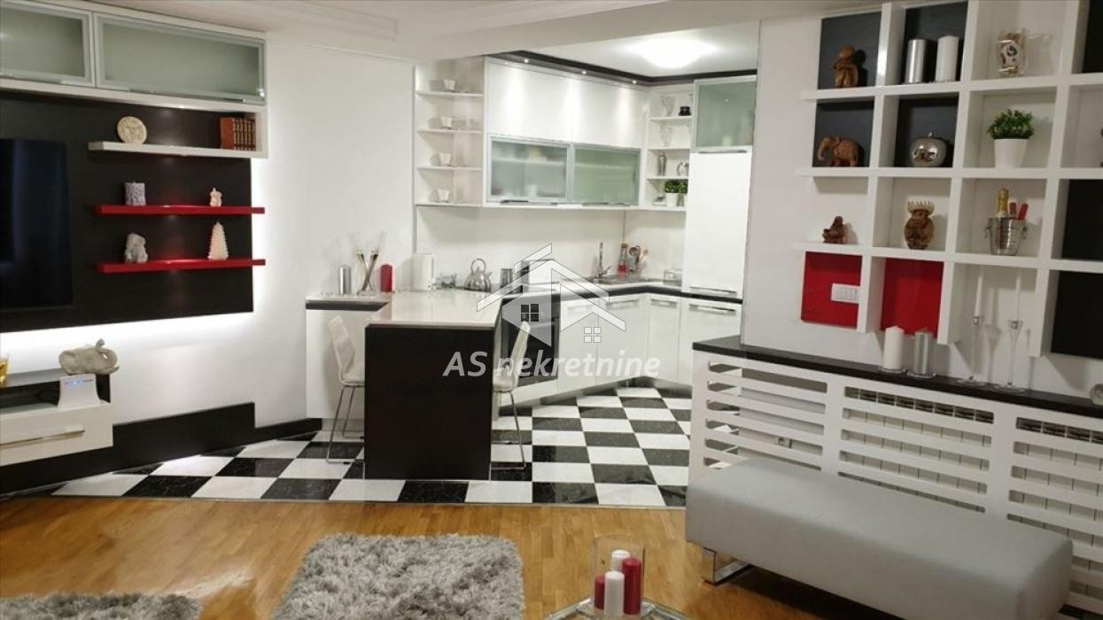 Stan Izdavanje Beograd Hram Svetog Save 60 m2