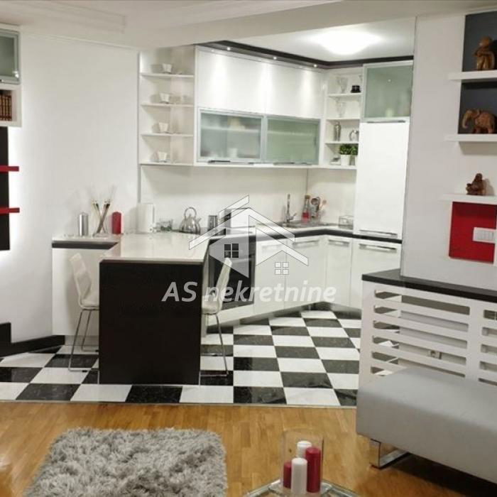 Stan Izdavanje Beograd Hram Svetog Save 60 m2