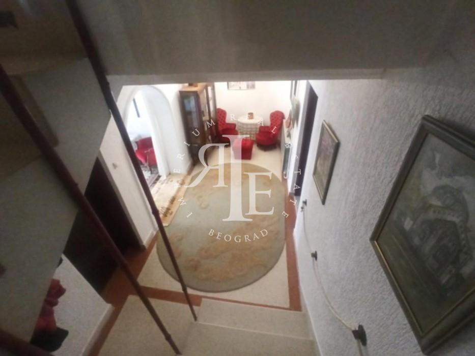 Kuća Prodaja Beograd Mala Moštanica 300 m2