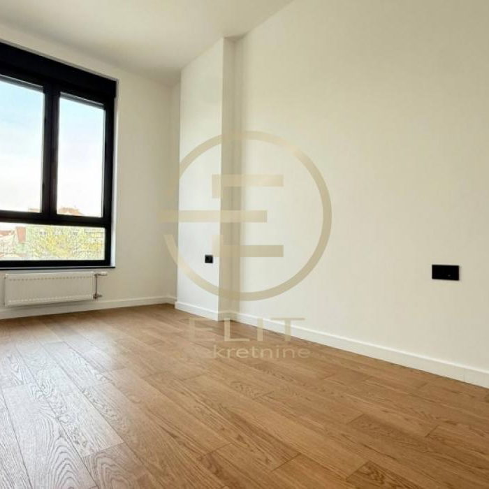 Četvorosoban stan na prodaju, Grbavica, Novi Sad, 98.51m², 325.000 €