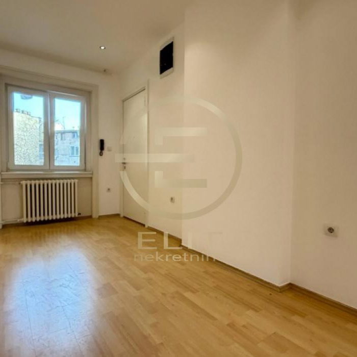 Četvorosoban stan na prodaju, Centar, Novi Sad, 112m², 295.000 €